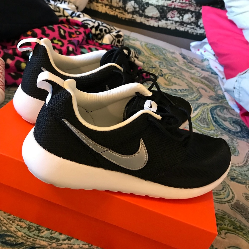 Nike roshe ones